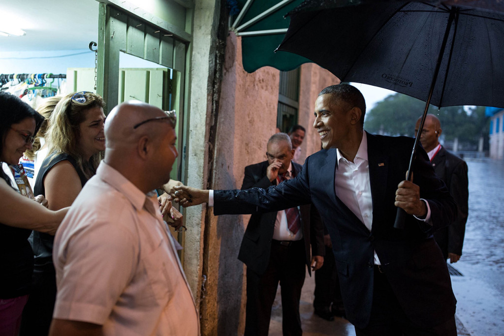 Official White House photo of the president greeting Cubans.