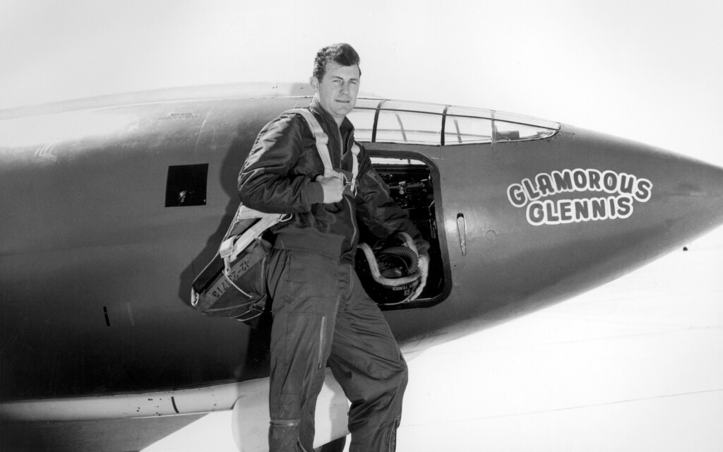 2560px-Chuck_Yeager