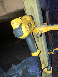 Note that one of the clamps is turned the wrong, pointing right where my was. I couldnt see that where i was standing.