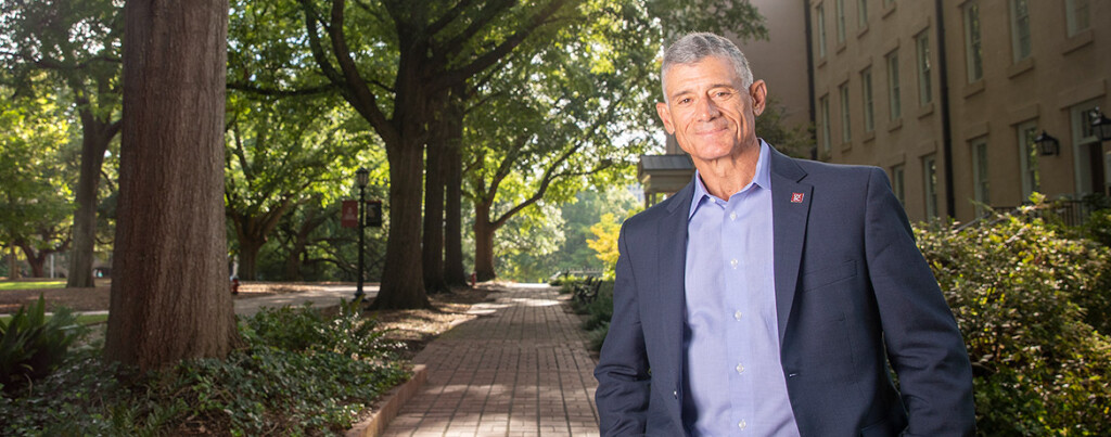 Image from USC's "MEET OUR PRESIDENT: BOB CASLEN" page.